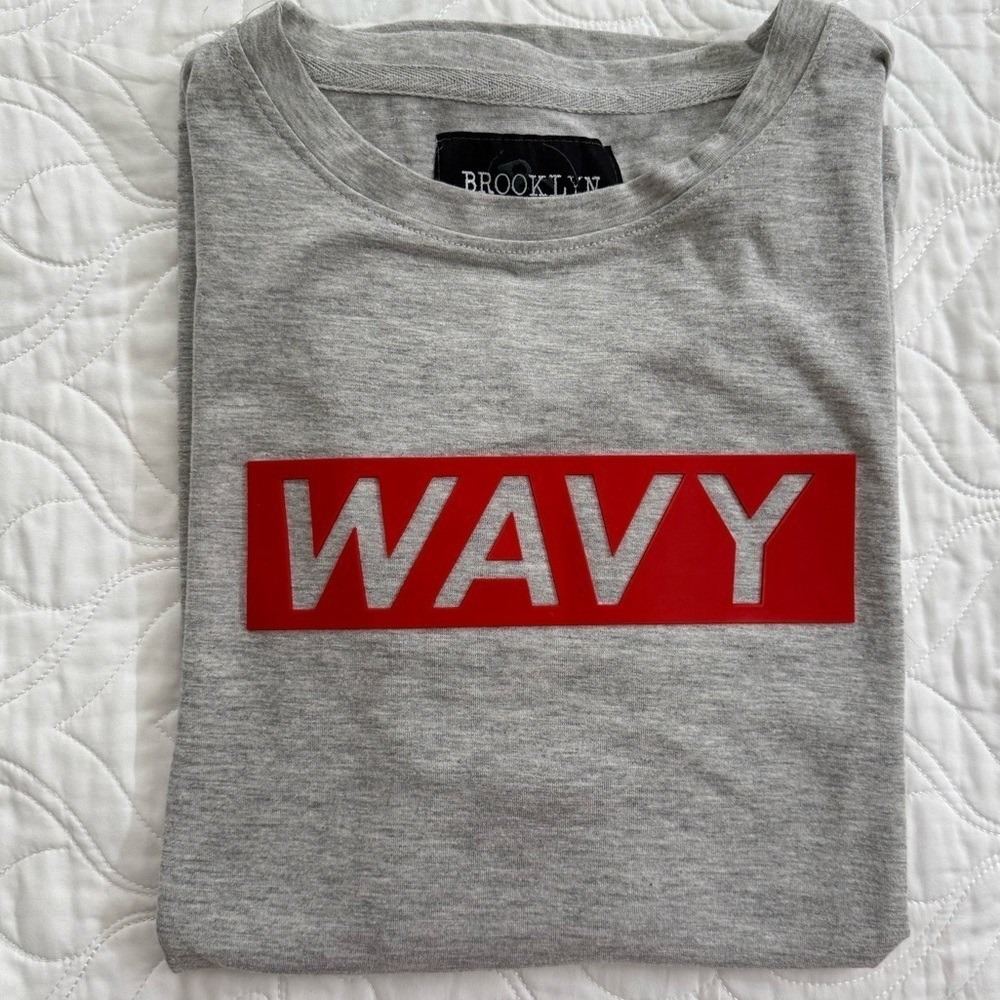 Brooklyn Standard Gray T-Shirt‎ with Red Plastic "Wavy" Stencil Men's Large EUC